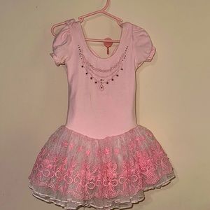 Pink fluffy tutu dress for ballerinas 2,3 year old.